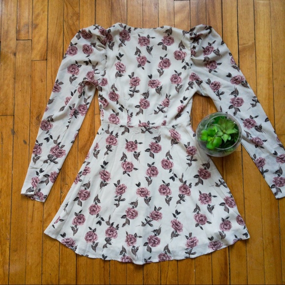 Missguided Floral Puff-Sleeve 40s Style Tea Dress - Picture 9 of 9